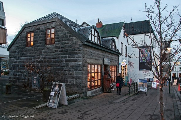 H S foto 10. per le vie della città